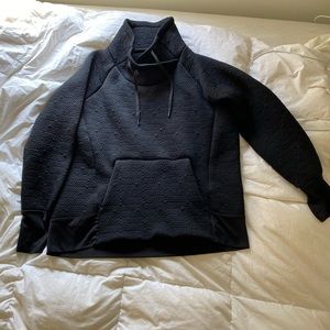 Athlete sweater/pull over